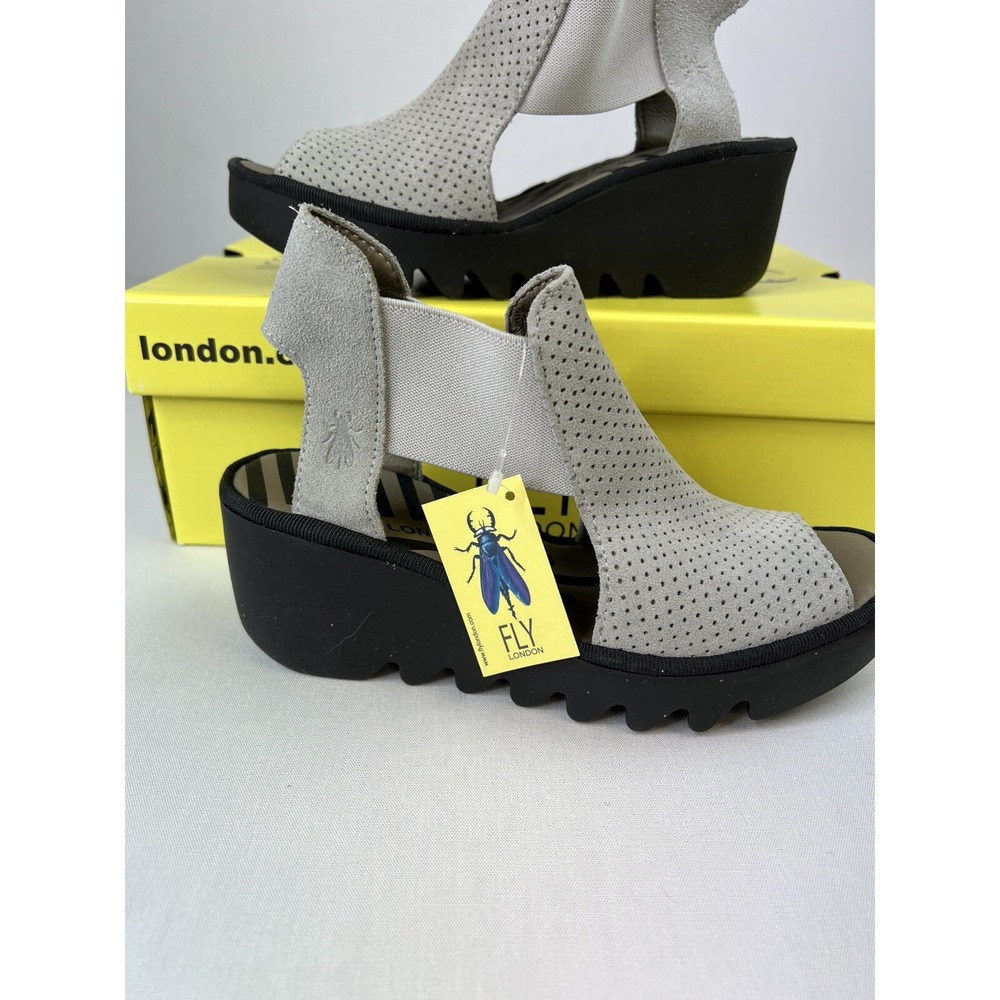 London Fly Suede Gray Sandals Sz‎ 37 US Sz 6-6.5 Elastic Sides Wedge Platform